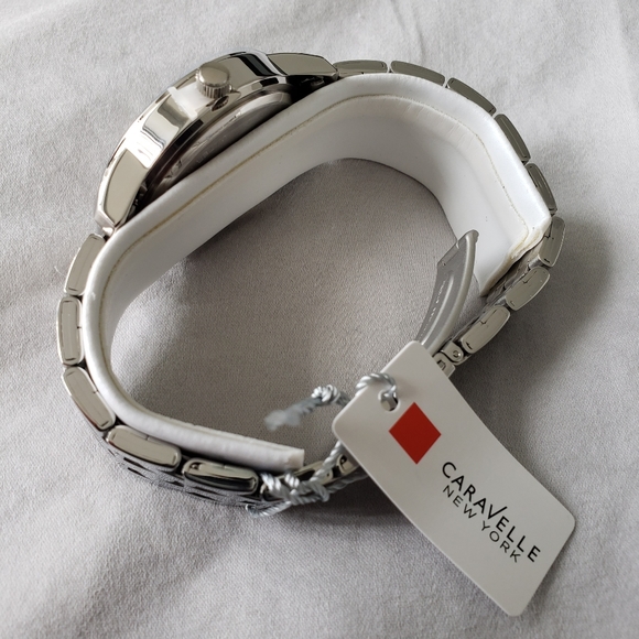 Carvelle New York His & Her Watches - Picture 6 of 7